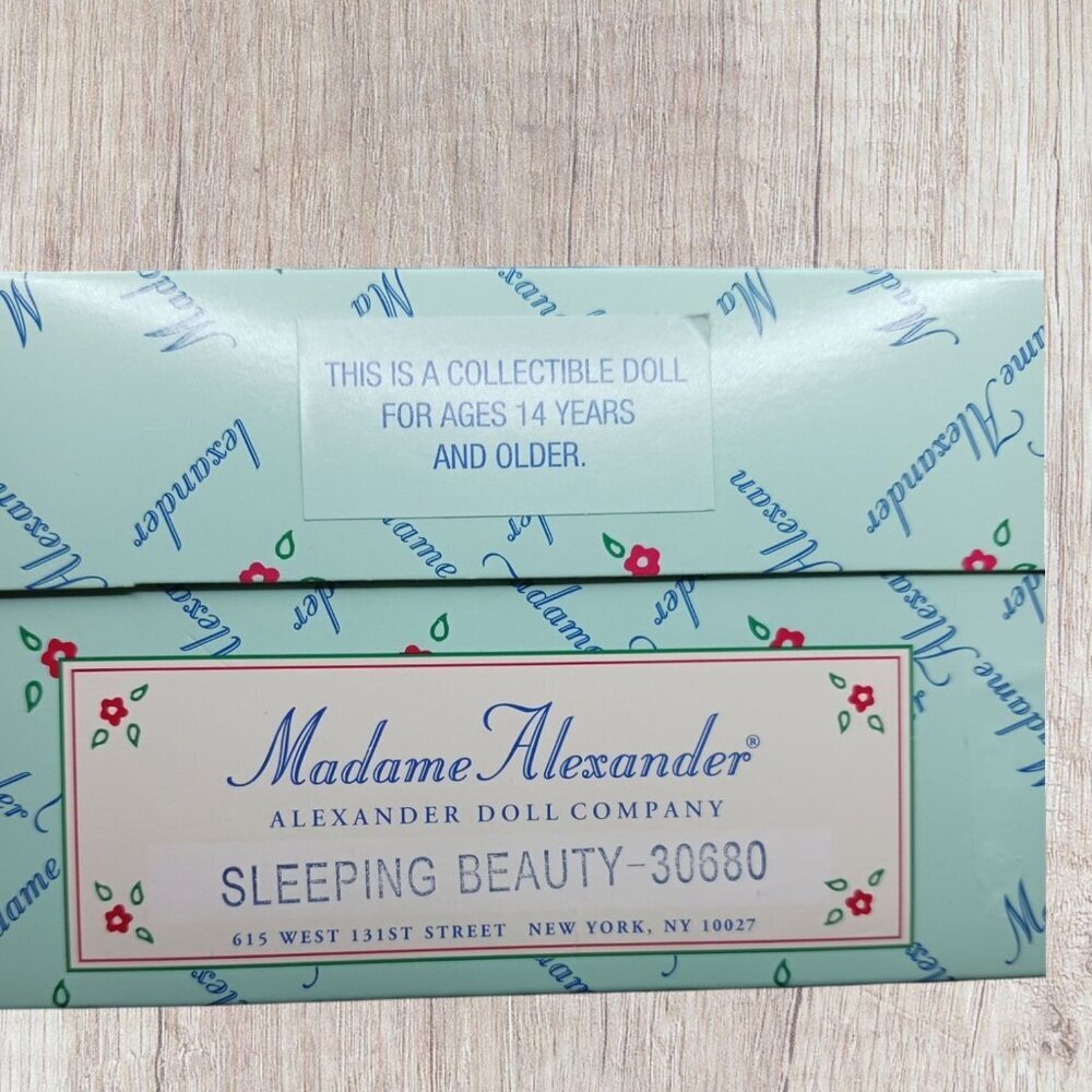 Madame Alexander Vtg Sleeping Beauty Collectible Doll 30680  In Box With Blonde - Picture 3 of 5